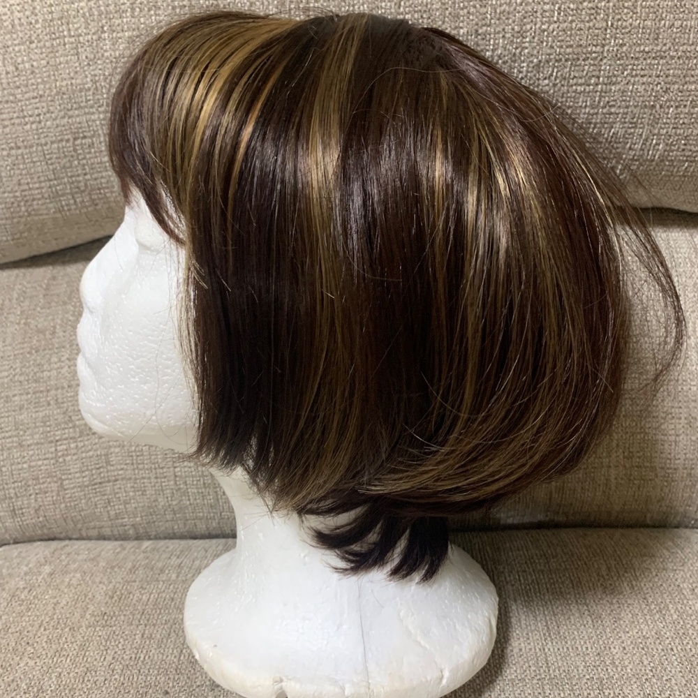 Wig - Picture 2 of 5